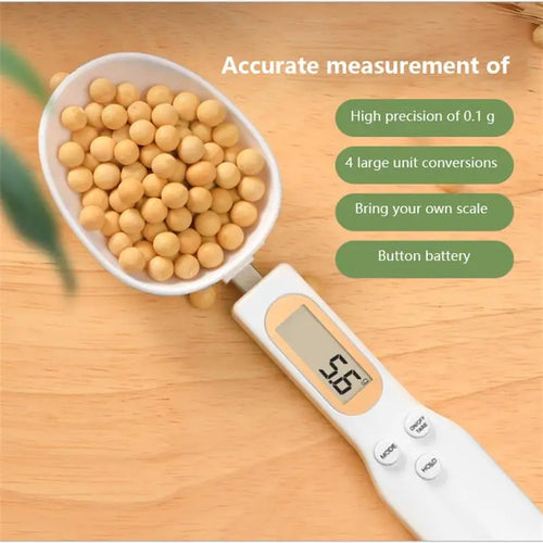 Cuchara báscula digital MacroSpoon midiendo arroz al gramo, ideal para conteo de macros y dietas